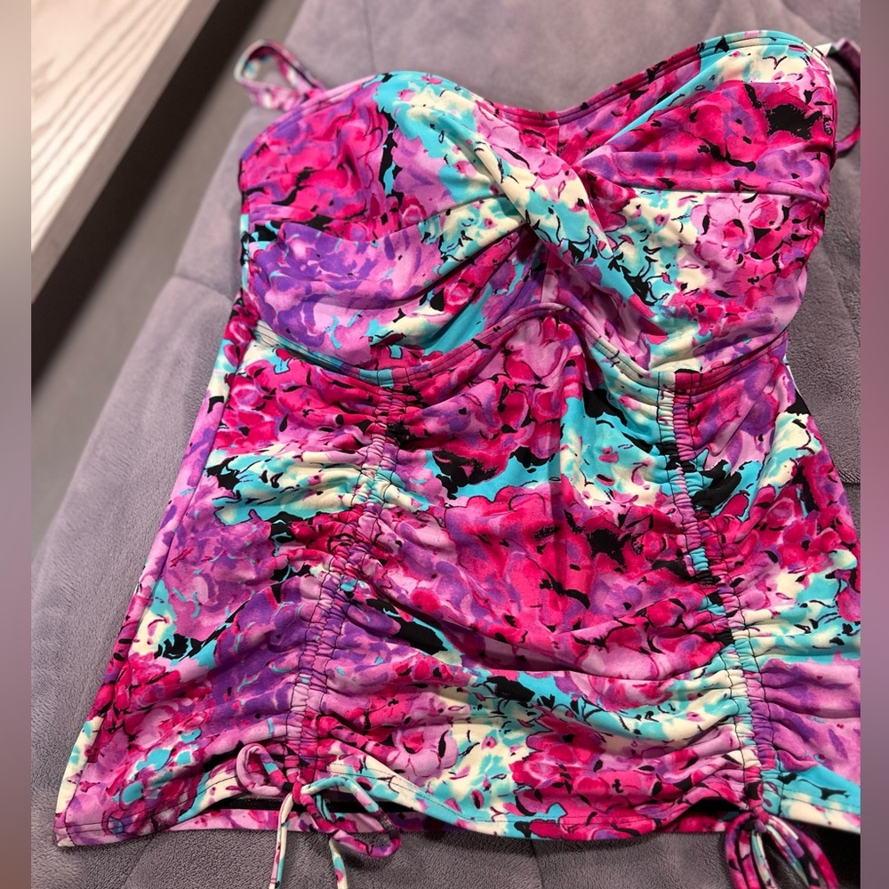 SWIM BY CHUCK HANDY TANKINI brand new NWT in beautiful fuchsia hydrangeas sz 10